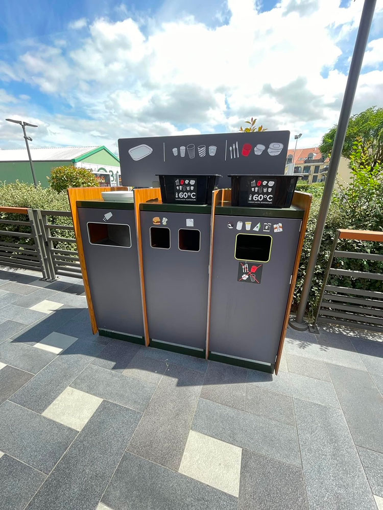 Poubelle extérieure